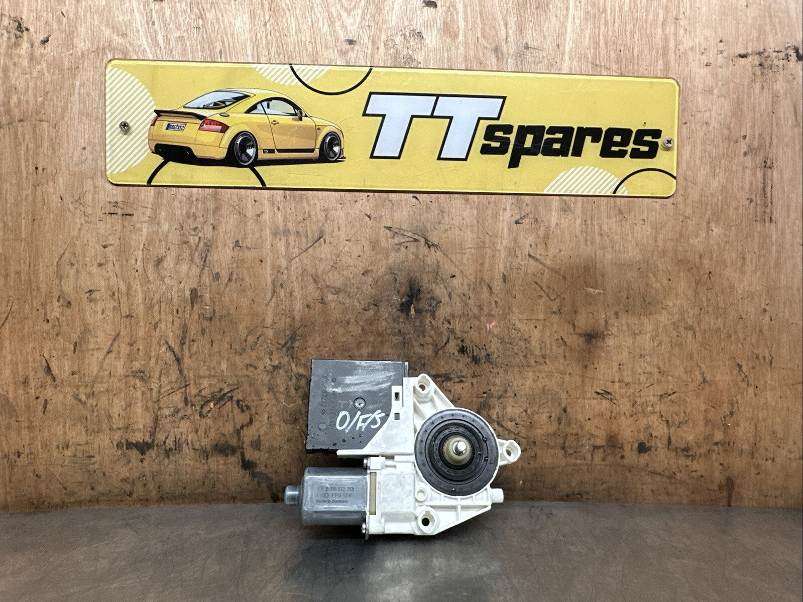 Audi A3 8P SportBack O/S/F Window Motor 8P0959801F