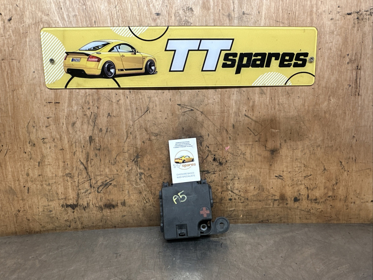 AUDI A5 A4 B8 08-16 POSITIVE BATTERY DISTRIBUTOR TERMINAL POWER BOARD 8K0937517A