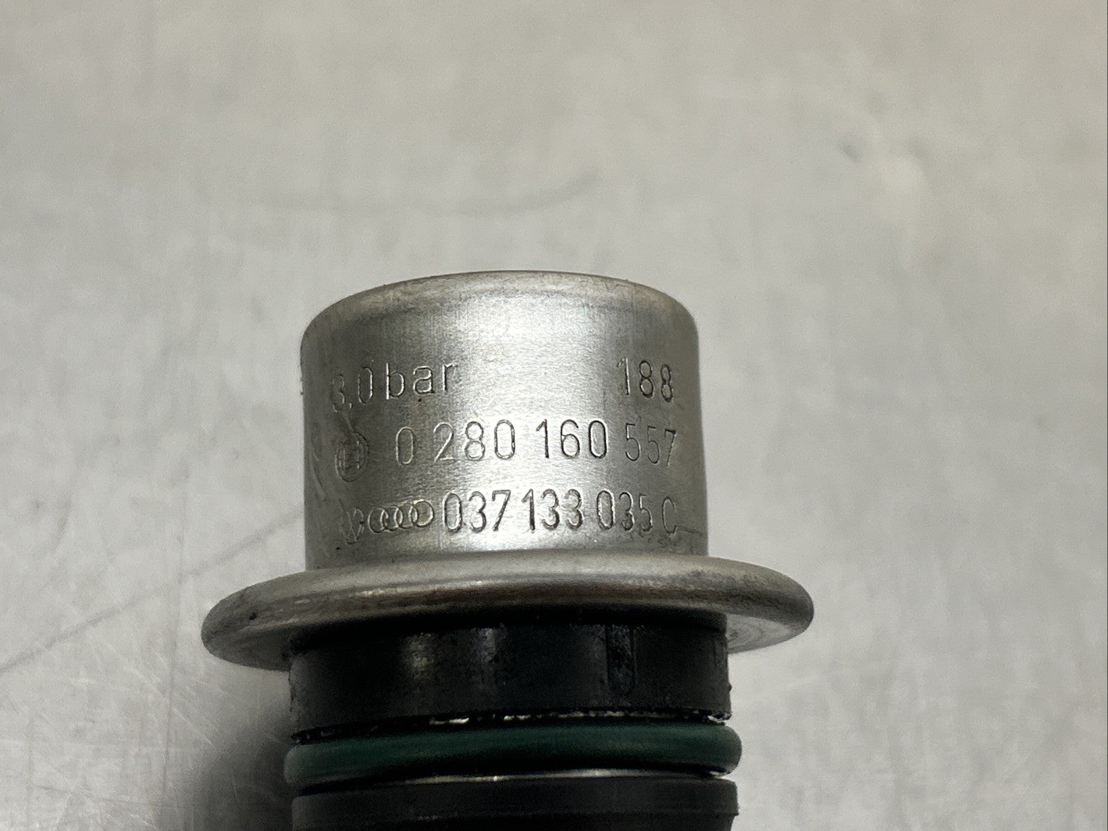 VW AUDI TT 3.0 bar FUEL PRESSURE REGULATOR 0280160557 037133035C Genuine 1.8t