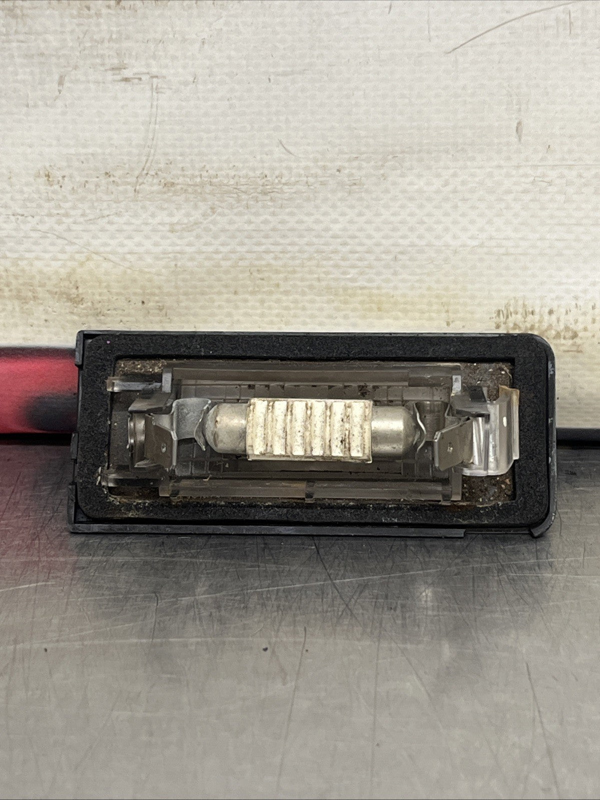 8N0943021A 1x GENUINE AUDI TT MK1 03-06 LEFT N/S REAR NUMBER PLATE LIGHT