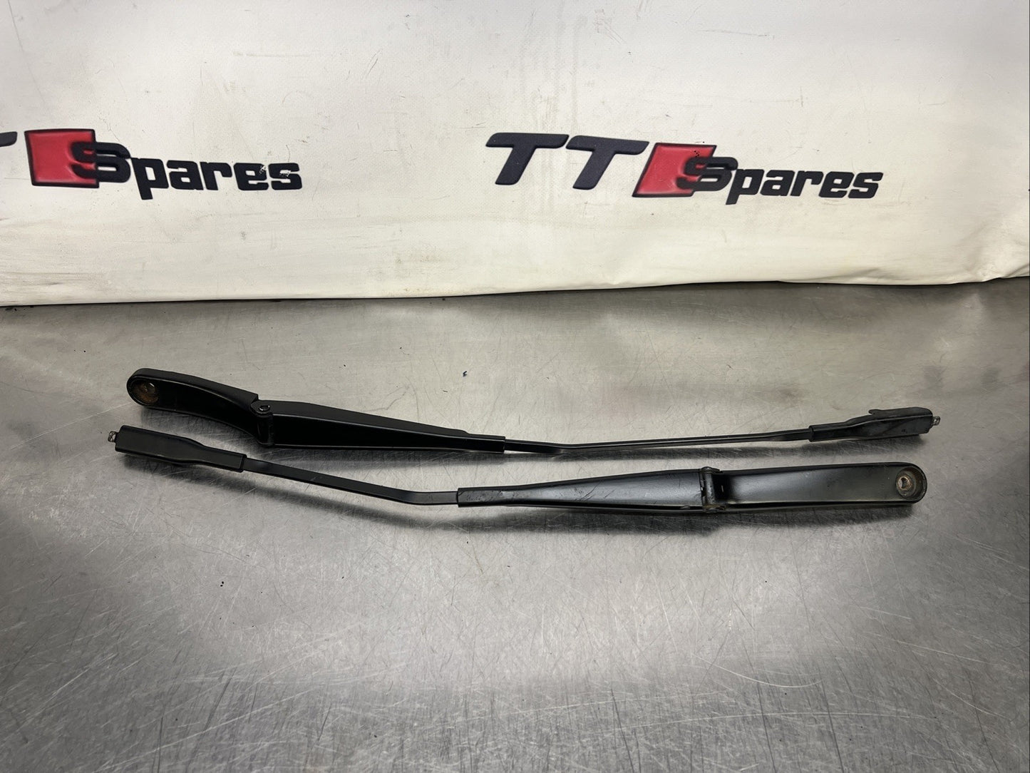 Audi TT Wiper Arm Set Front Windscreen 2007 2.0 TFSI Coupe OEM 8J2955407A
