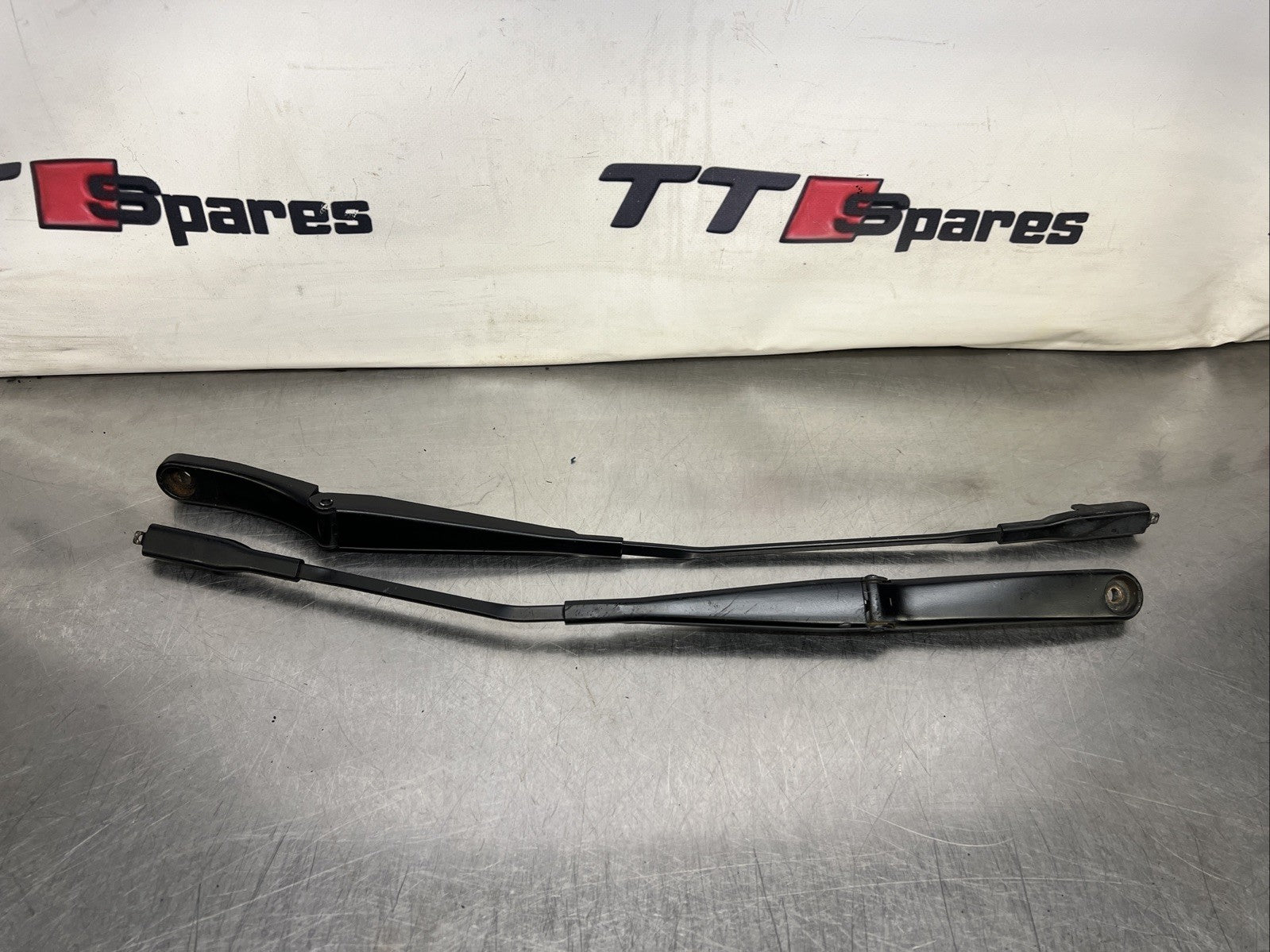 Audi TT Wiper Arm Set Front Windscreen 2007 2.0 TFSI Coupe OEM 8J2955407A