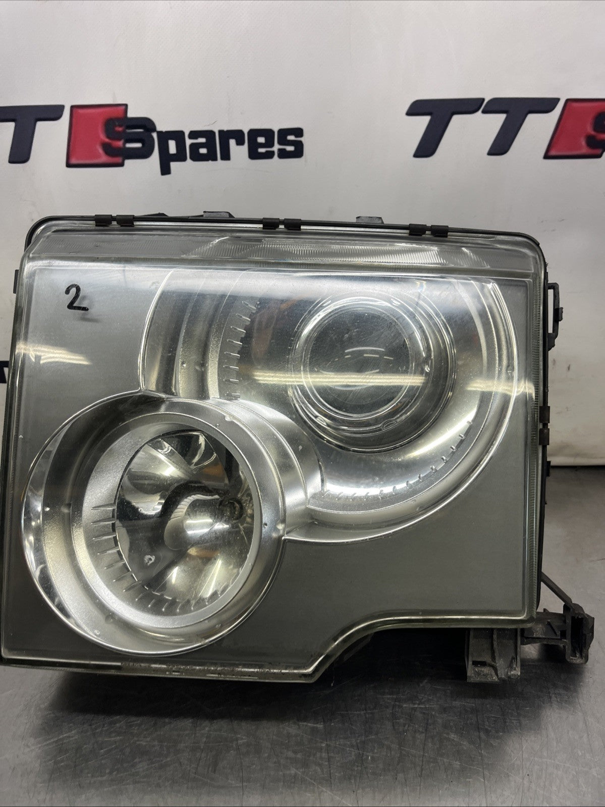 Range Rover L322 Headlight Xenon Near Side XBC000376 2002 to 2006 B14032