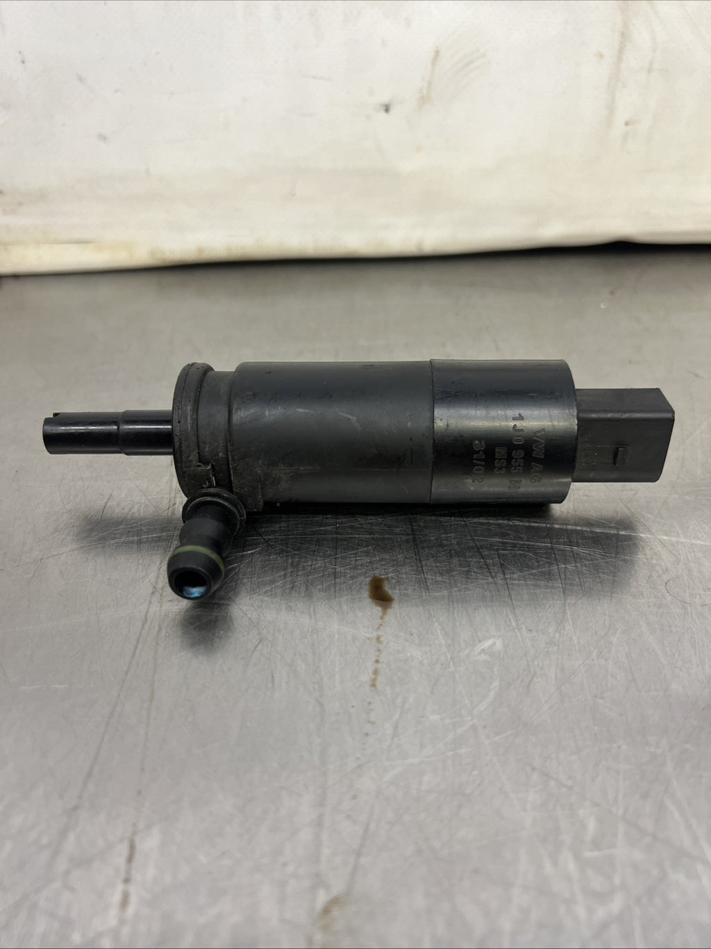 Spritzwasserpumpe Audi A3 A4 A6 VW Passat 3B 3BG Golf 4 SRA Pumpe 1J0955681