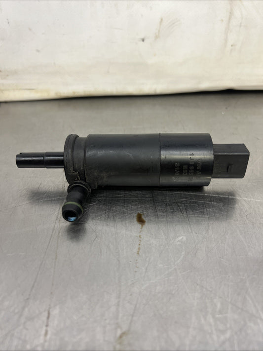 Spritzwasserpumpe Audi A3 A4 A6 VW Passat 3B 3BG Golf 4 SRA Pumpe 1J0955681