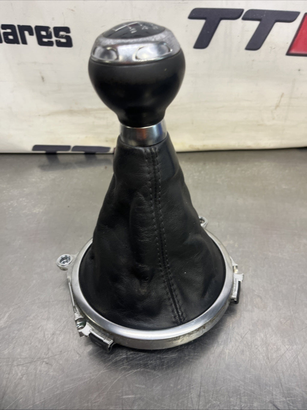 8J2863916A Audi TT Gear Knob Console Surround Trim 6 Speed Manual 2007 MK2 8J 