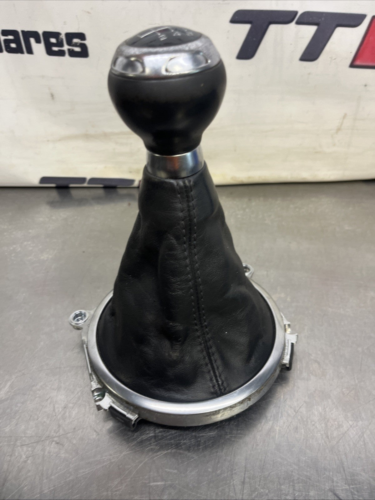 8J2863916A Audi TT Gear Knob Console Surround Trim 6 Speed Manual 2007 MK2 8J 