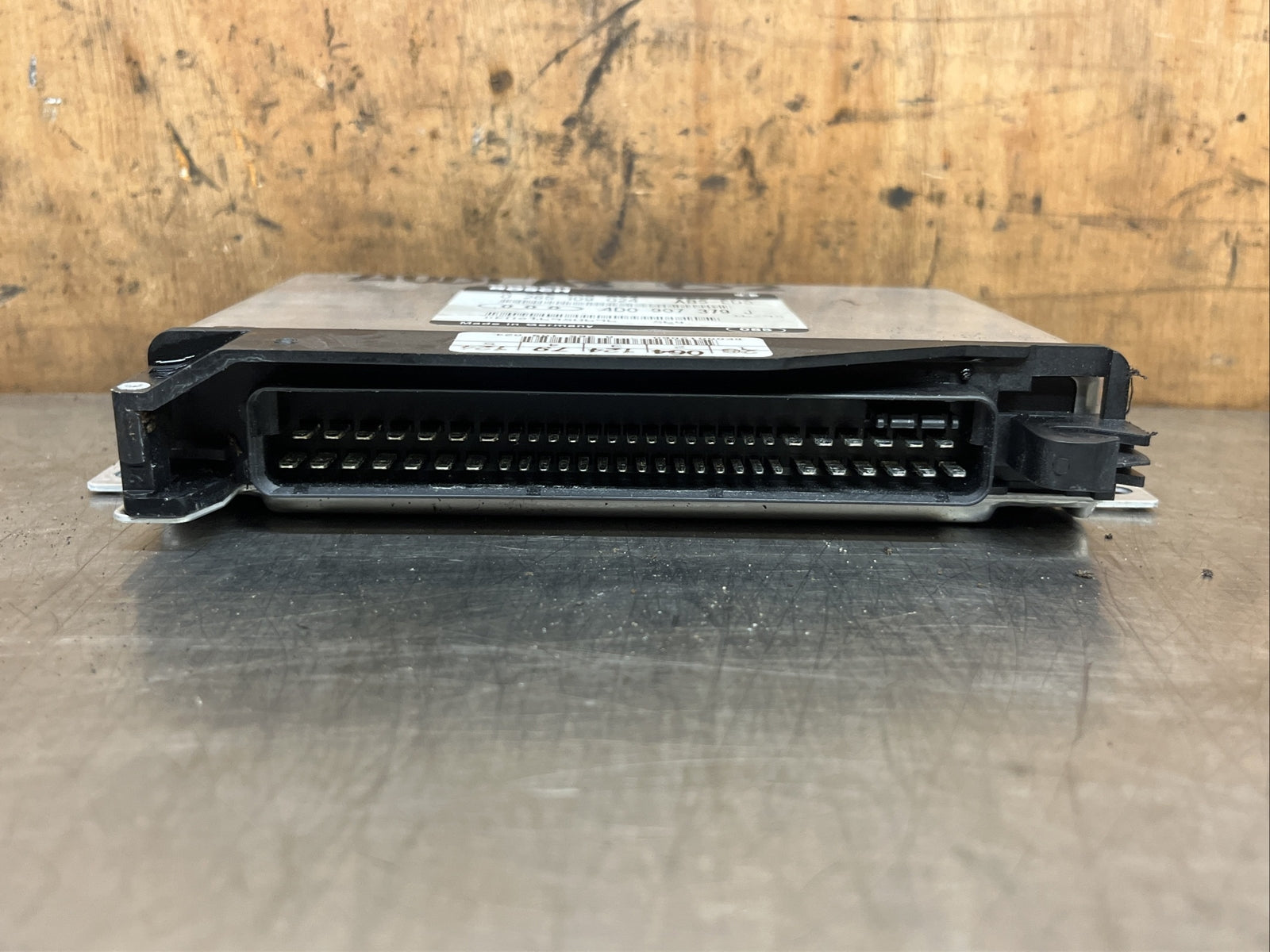 AUDI A8 1995 RHD 4.2 PETROL ENGINE ABS CONTROL UNIT MODULE 0265109024 4D0907379J