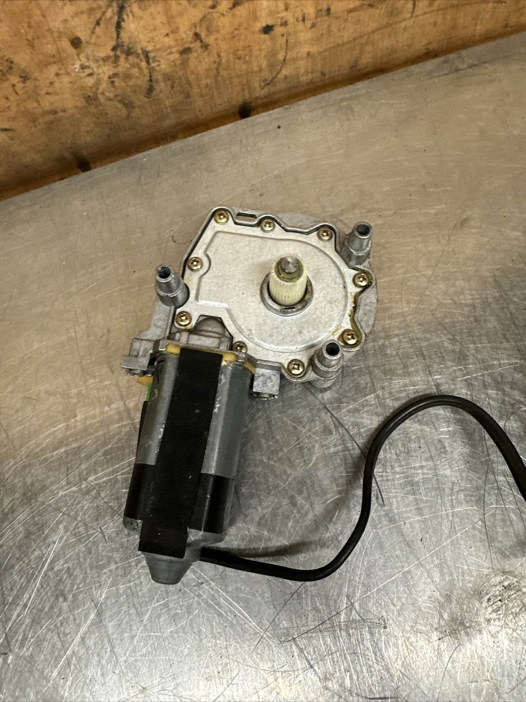 Audi A8 D2 Front Driver Left Side Window Regulator Motor 0531826001