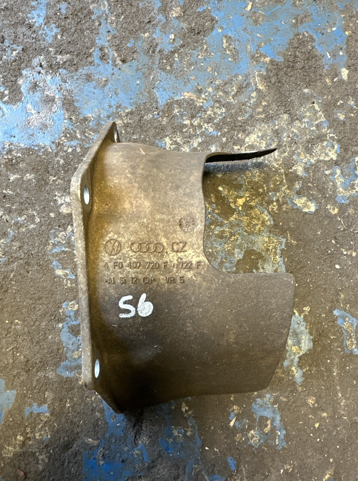 Audi A6 4F C6 Front OS Right Drive Shaft Guard Plate Cover 4F0407720F