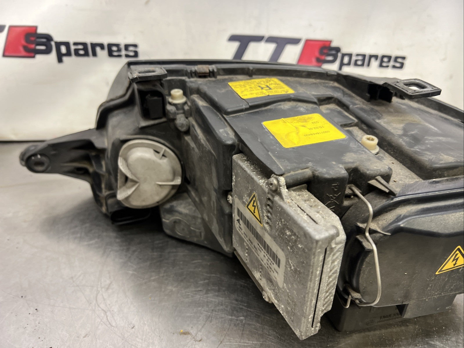 AUDI TT MK1 (1999 > 2007) FRONT RIGHT HEADLIGHT  8N0941004AH