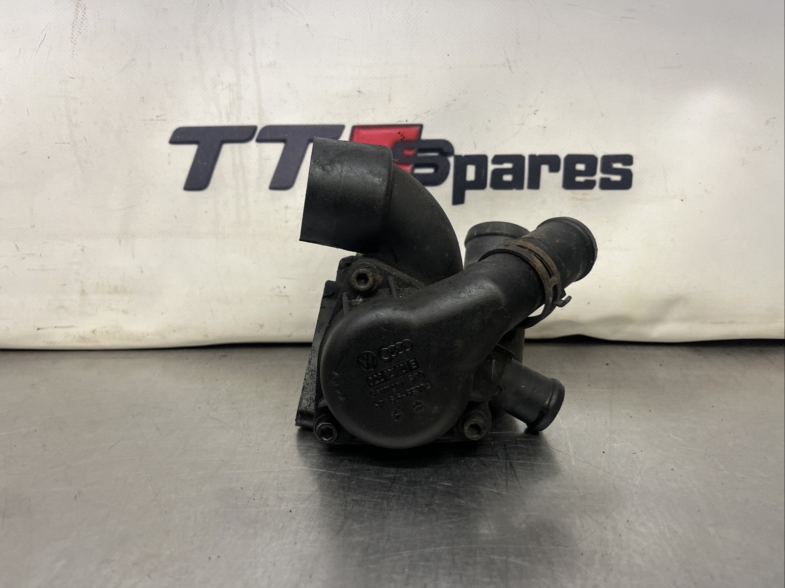 GENUINE 05-09 VW GOLF R32 MK5 AUDI 3.2 THERMOSTAT HOUSING 022121121E