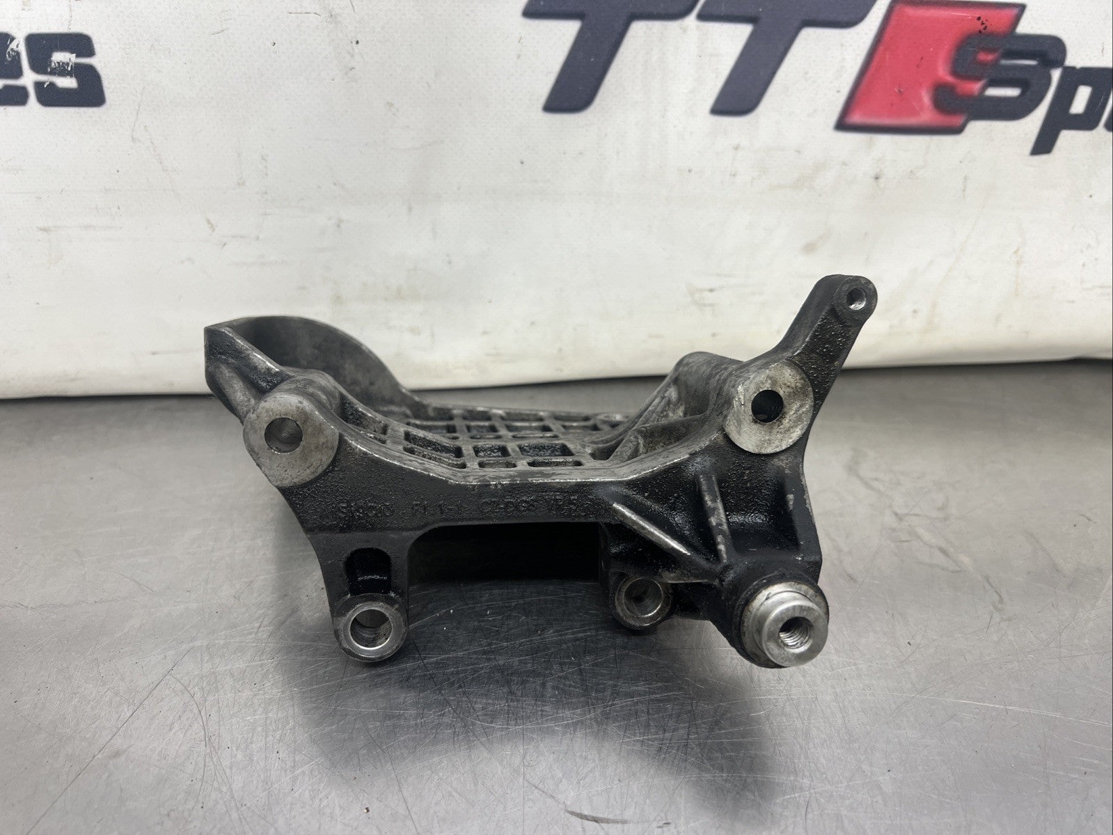 2012 Audi Q7 3.0 V6 Diesel CRC. Alternator Mount/Bracket 059903143AJ 75K