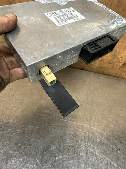 8P0862335A  Audi  TT TT’s Interface Module Media Control  OE