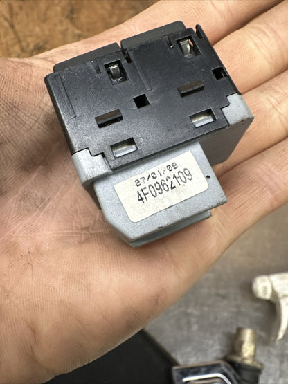AUDI TT TTS MK2 8J Anti Theft Alarm Control Switch 4F0962109 2008 RHD