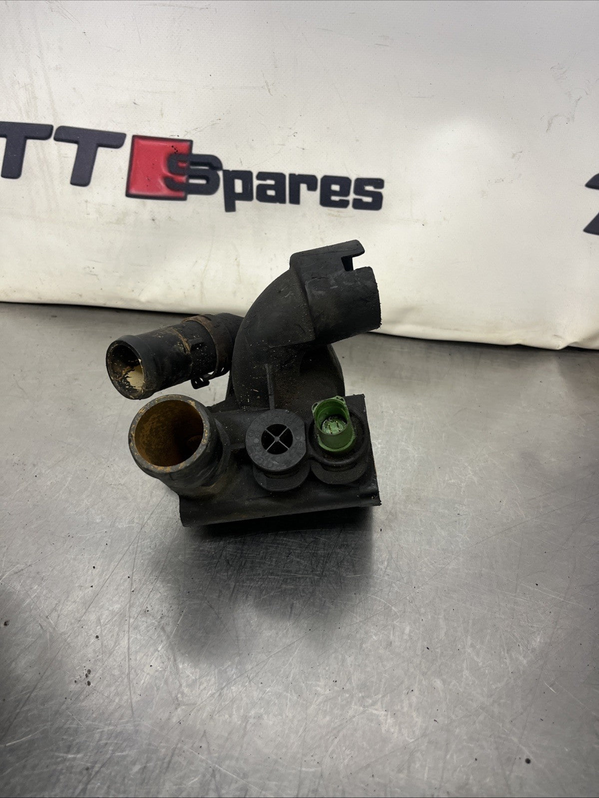 GENUINE 05-09 VW GOLF R32 MK5 AUDI 3.2 THERMOSTAT HOUSING 022121121E