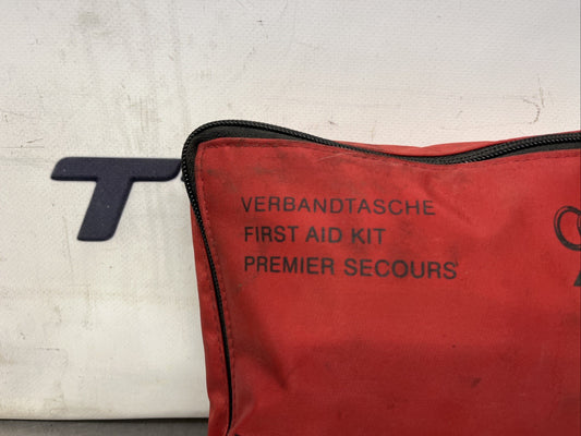 Audi Q7  First Aid Kit With Full Stuff Inside (8P0860282A)