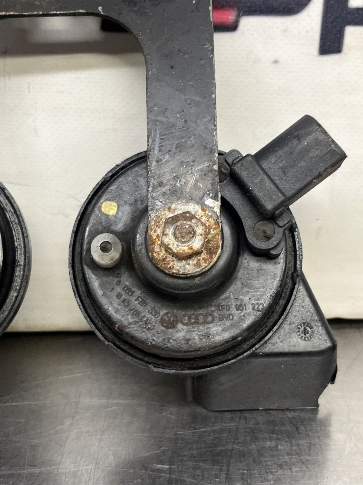 Audi A6 C6 2004-2008 Pair Of Horns 4F0951223 4F0951221
