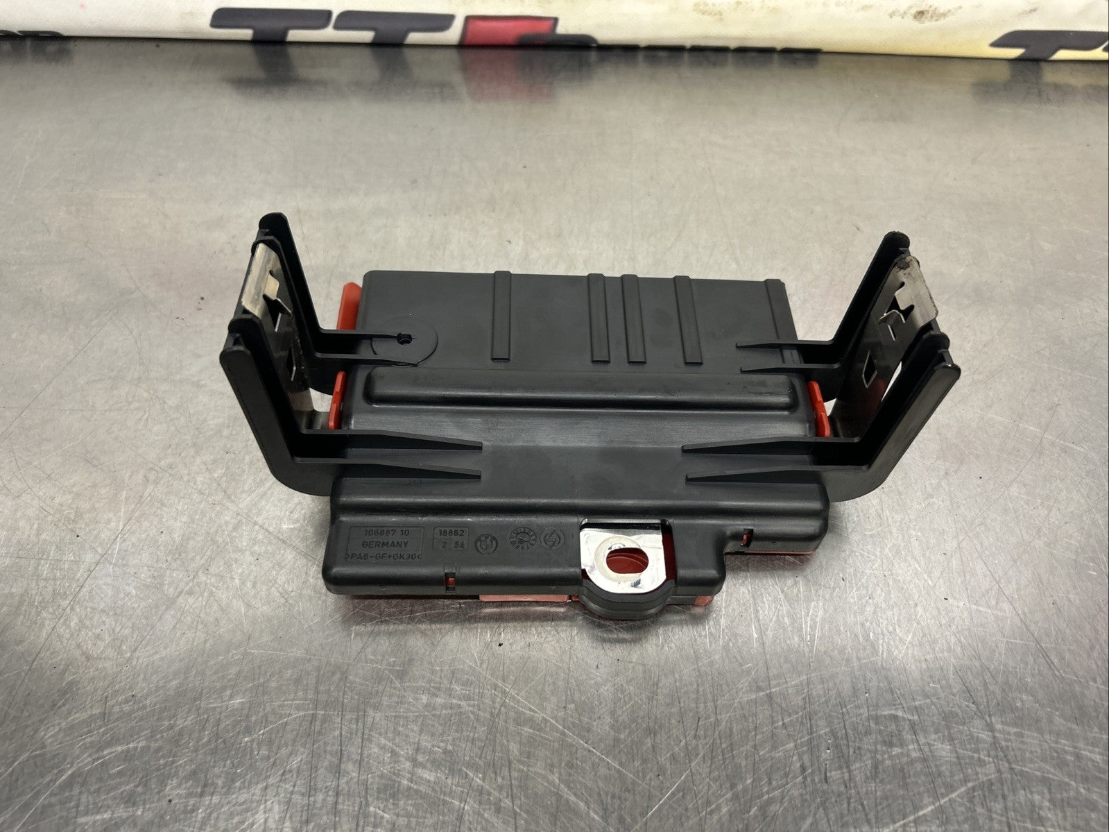 BMW X5 2010-13 M19112215  911413505 FUSE BOX