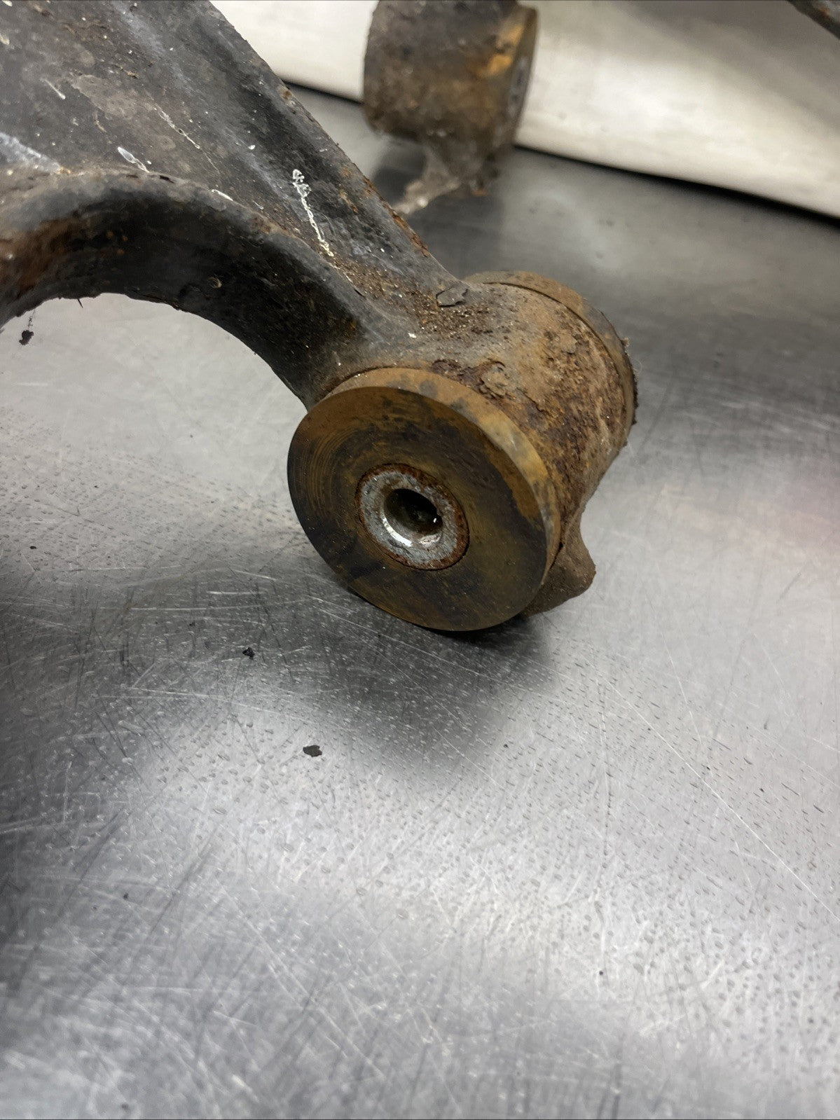 AUDI TT MK1 8N FRONT CAST LOWER ARMS WISHBONES POLYBUSHED GENUINE