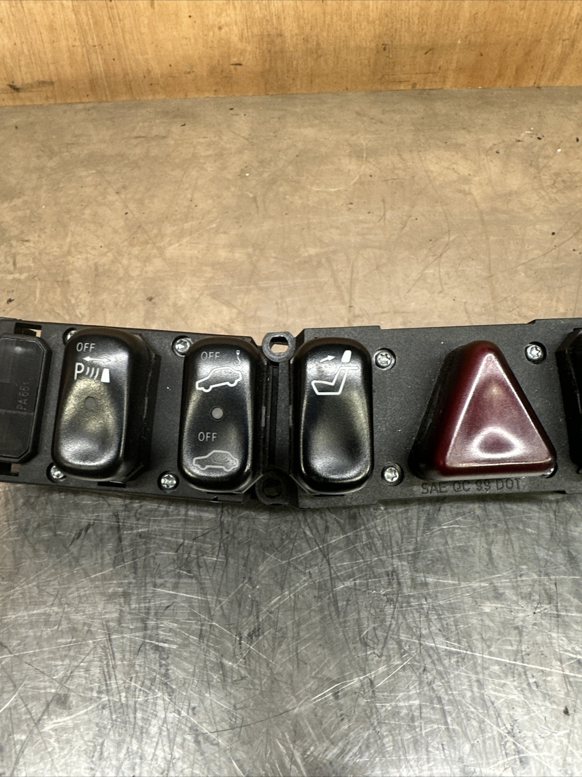 MERCEDES BENZ S-CLASS W220 DASH CENTER CONSOLE HAZARD SWITCH PANEL 2208214458 
