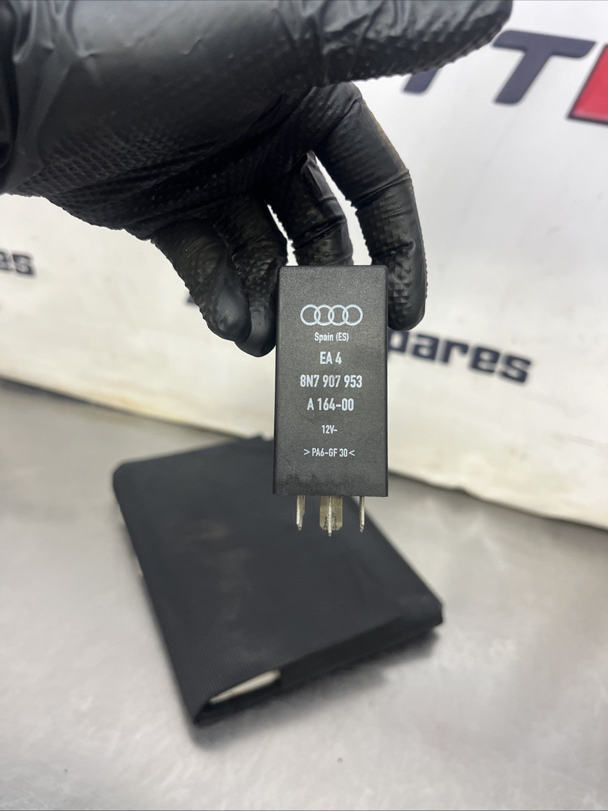 Audi TT MK1 Roadster 8N 99-06 Convertible 604 Relay For windbreak 8N7907953
