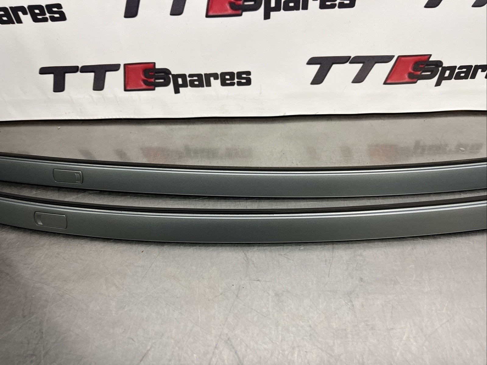 AUDI TT MK1 8N 98-06 COUPE PAIR ROOF GUTTER TRIMS RAILS AVUS SILVER VGC
