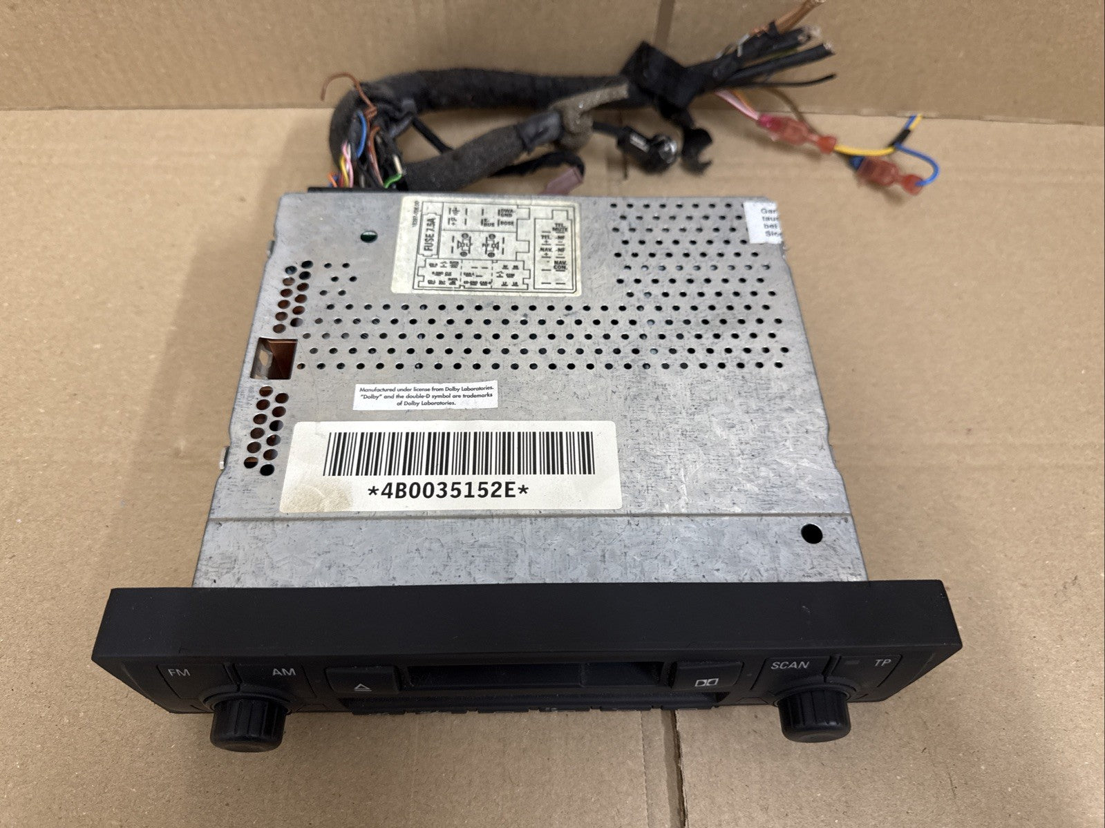 4B0035152E 2003 AUDI TT RADIO STEREO CASSETTE PLAYER HEAD UNIT With Code
