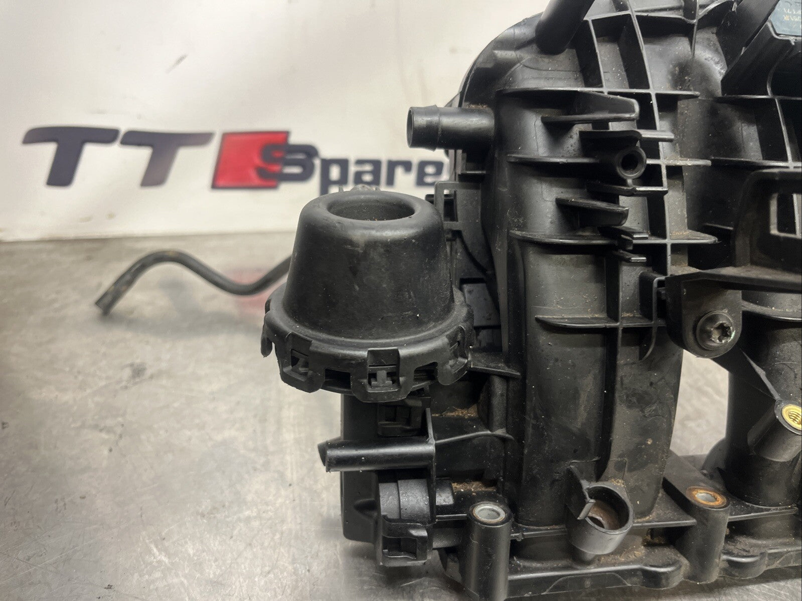 GENUINE 13-16 AUDI S3 8V GOLF R MK7 INLET MANIFOLD 06F133201AH 038906051R