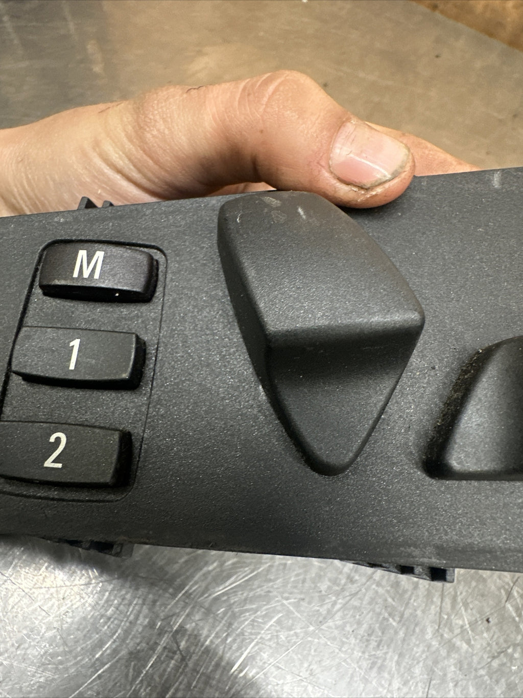 6950768 BMW 5 X5 X6 Series E60 E70 E71 Switch Seat Adjusting Front Right O/S