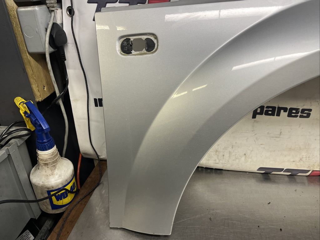 AUDI TT MK1 8N 98-06 OFF RIGHT SIDE FRONT WING Silver LY7W