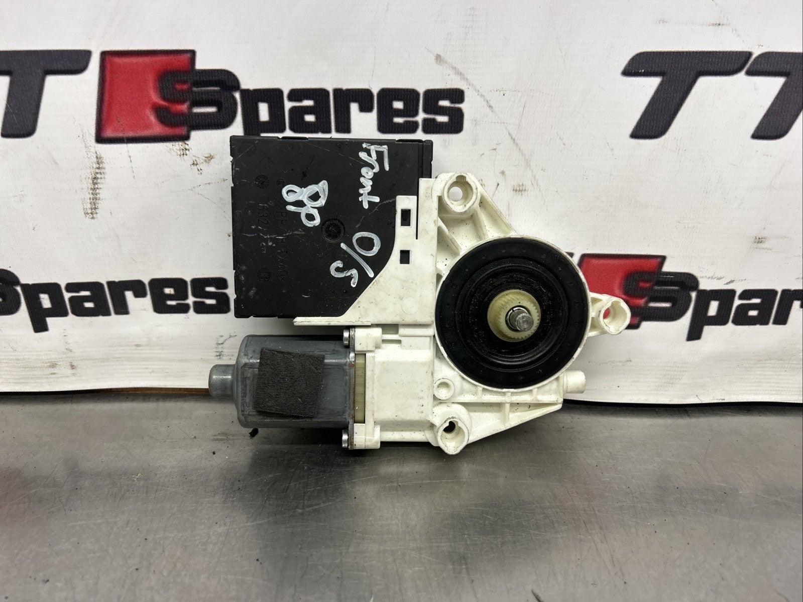 Audi A3 8P Window Motor Lifter Regulator Control Front Right O/S 8P0959801N