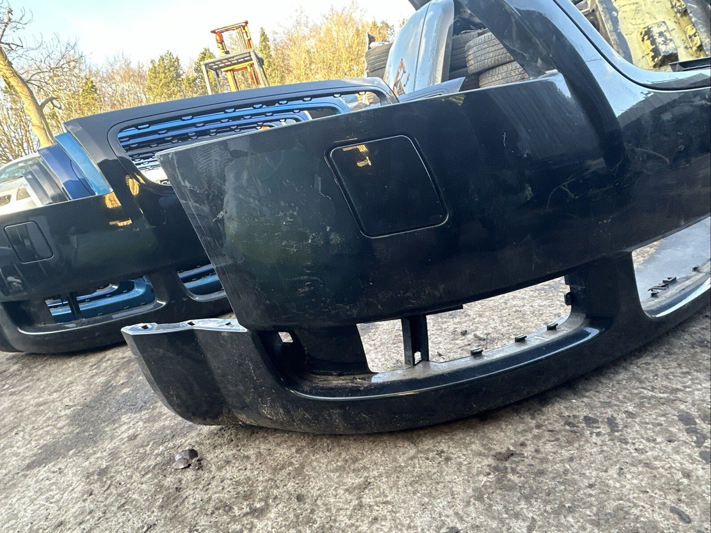 AUDI TT 8N 225 FRONT BUMPER BLACK   NO WASHER JETS / NO GRILLES