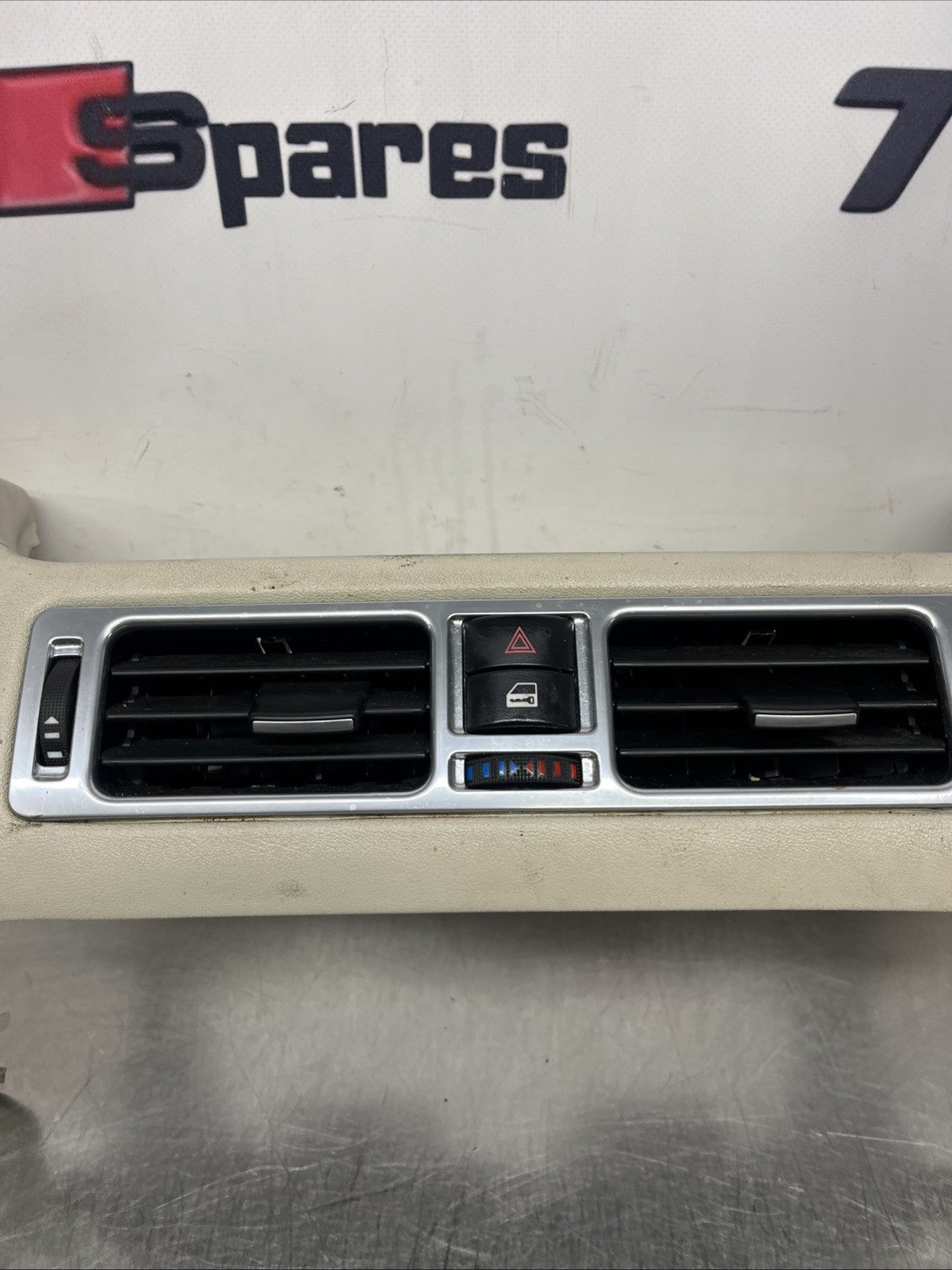 2009 LAND ROVER RANGE ROVER DASHBOARD AIR VENT SWITCH TRIM 9314-P0030 GENUINE