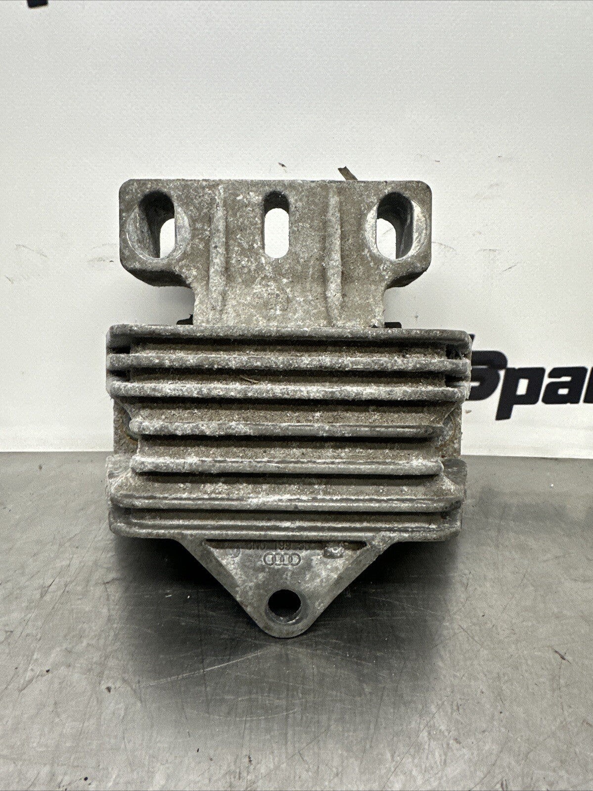Audi TT 8N Mk1 Left Gearbox Mount 8N0199555C. Good Condition Low Miles