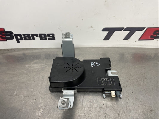 AUDI A3 8P AERIAL ANTENNA AMPLIFIER BOOSTER 2010 8P4035225D