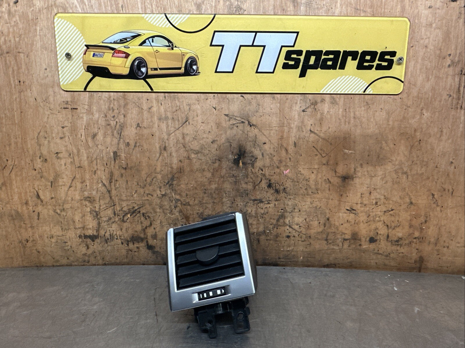 Range Rover Sport Front Air Vent Driver Side JBD500160XXX