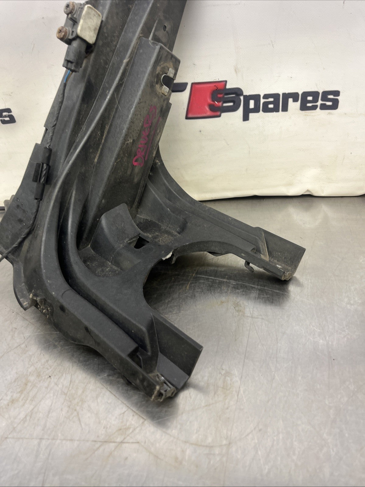 BMW X5 E70 Wing Panel Bracket Front Bumper Right O/S Fender Bottom Mount 7157984