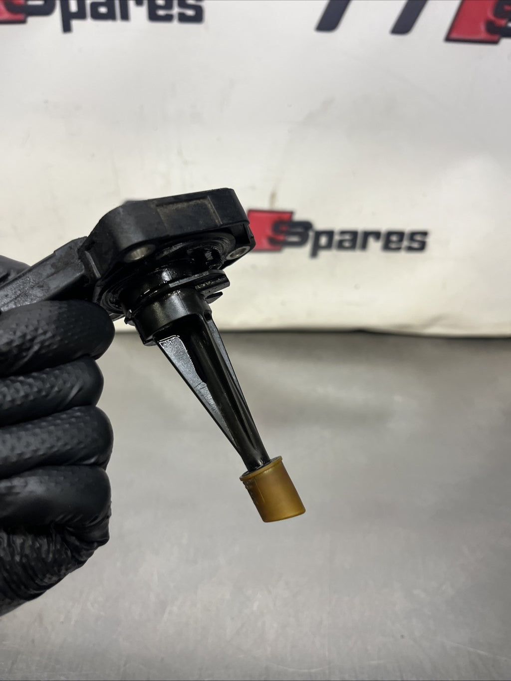 Volkswagen Audi Seat Skoda 2.0 Tdi Engine Oil Level Sensor 03C907660G