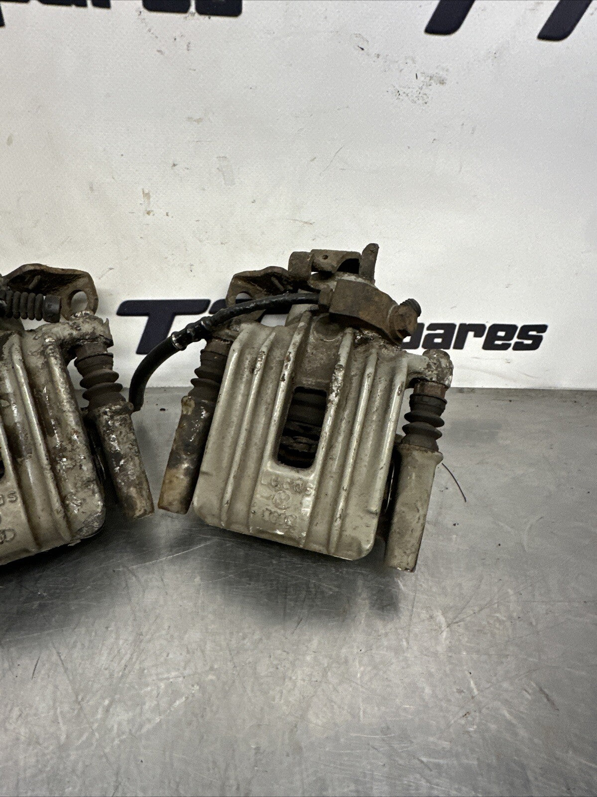 Audi TT Mk1 8N, 180 Pair of Rear Brake Calipers & Carriers - Used (0548)