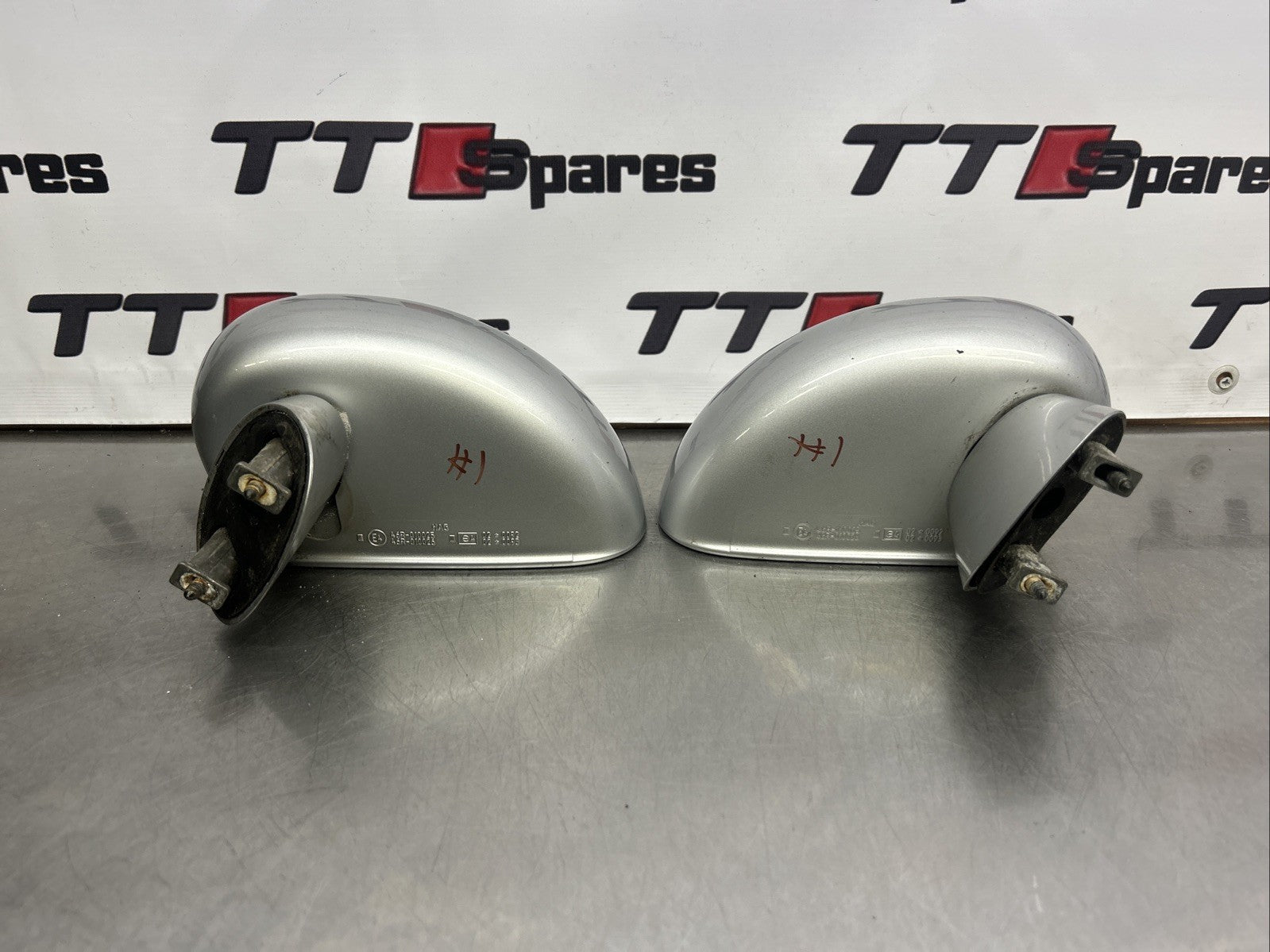 AUDI TT 8n mk1 PAIR OF WING MIRRORS DOOR SILVER LEFT+RIGHT SIDE