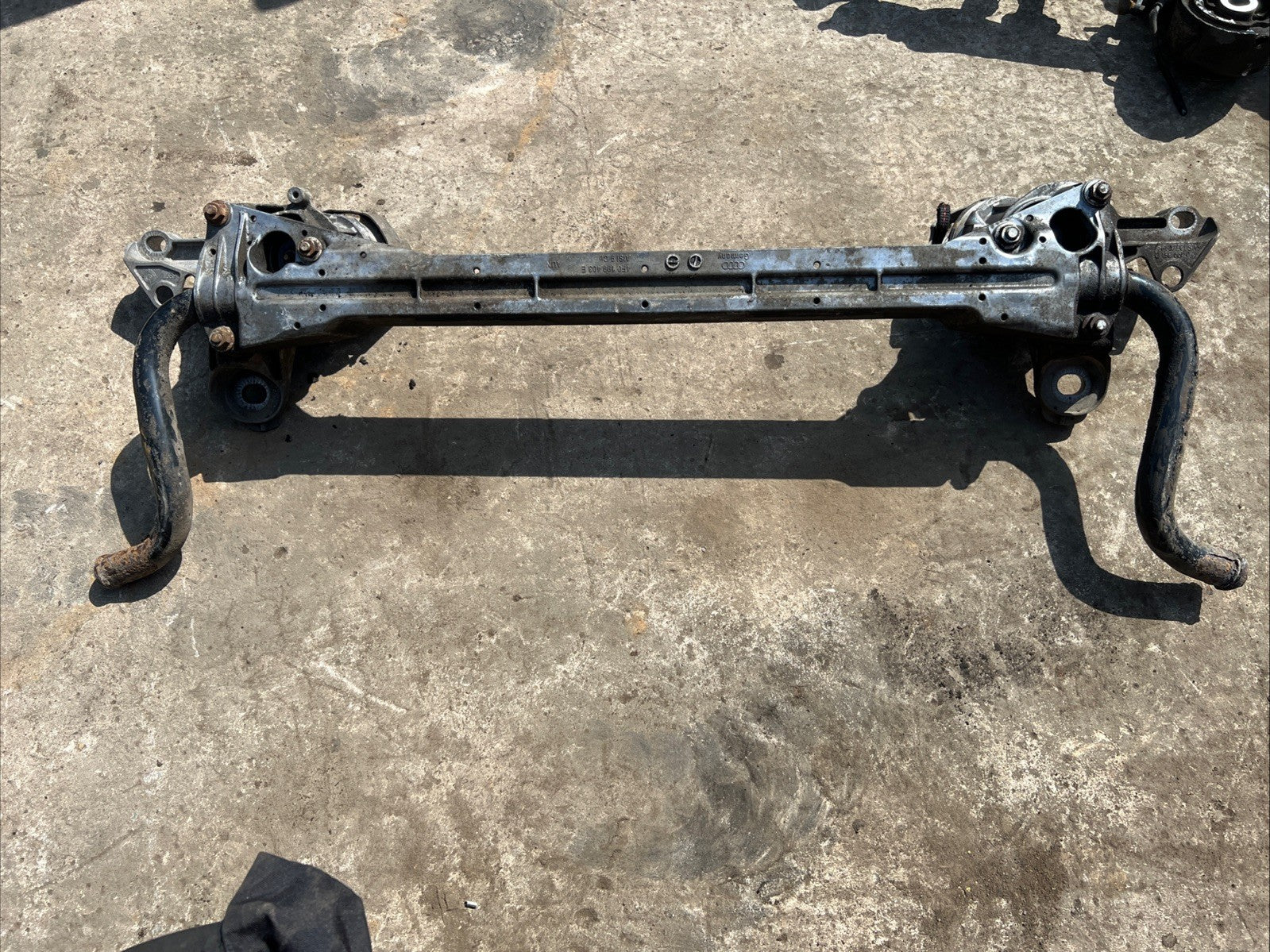 Stabilizer front axle Audi A6 S6 5.2 V10 front axle 4F0199403E