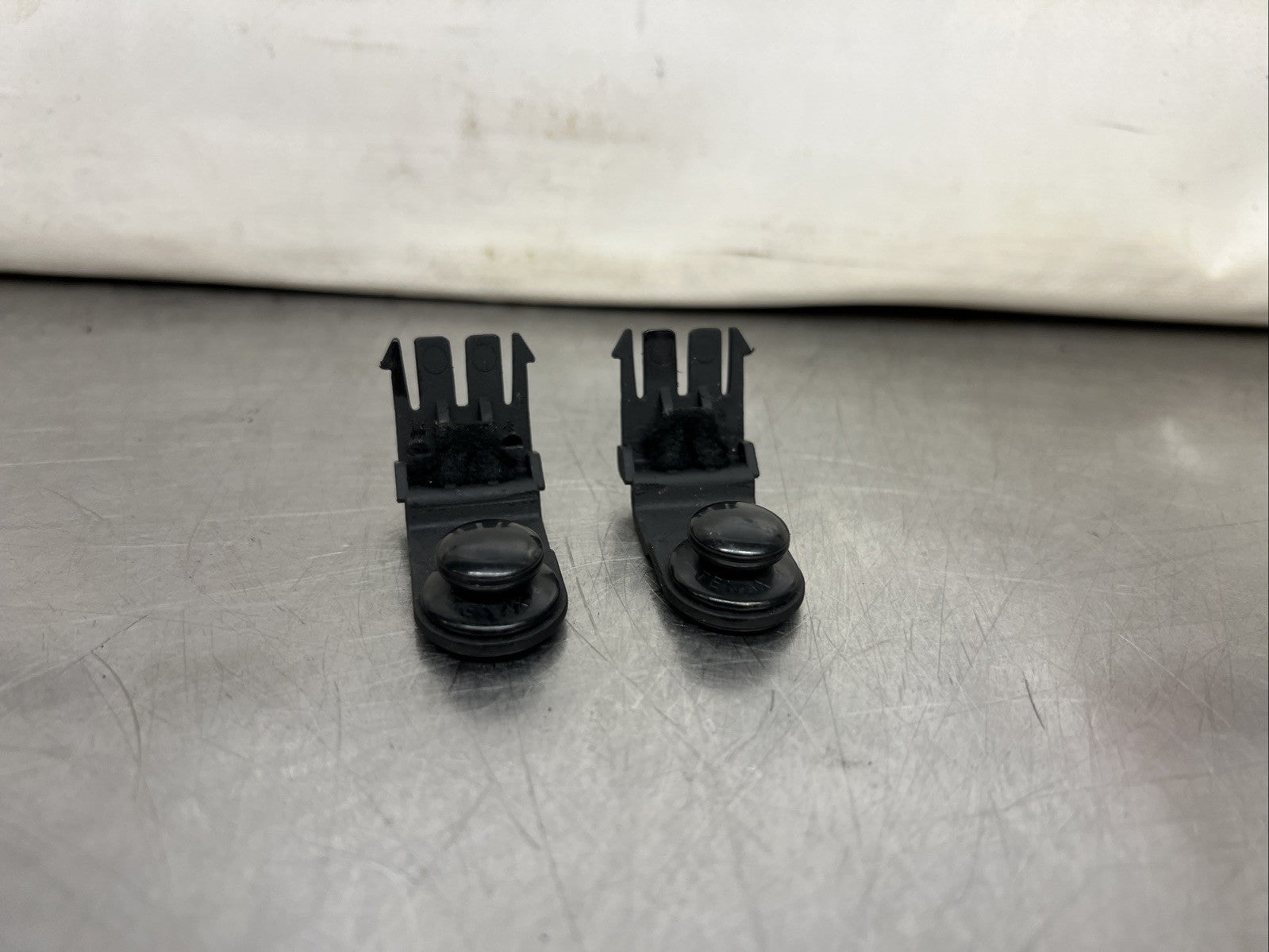 Genuine Audi TT Mk1 Rear Parcel Shelf SIDE CLIP S ONLY X1*98-06*VGC