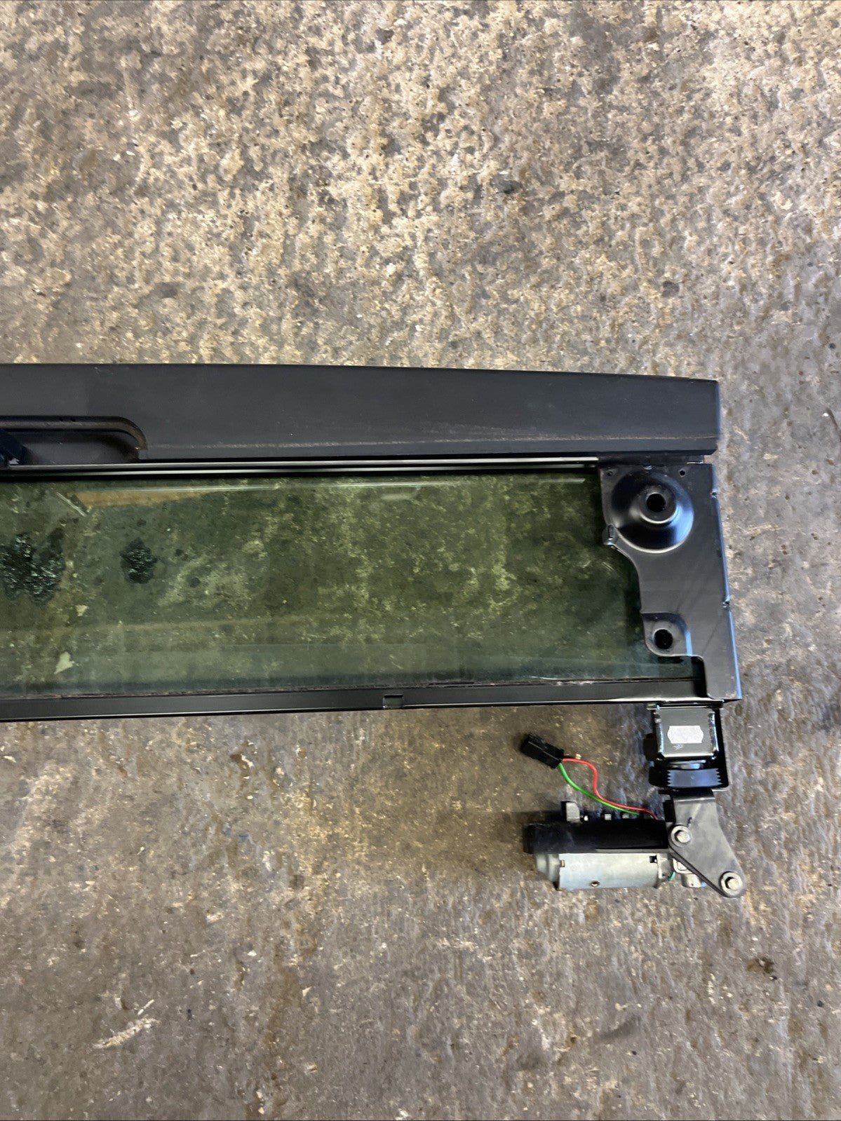 Audi TT Mk1 Roadster Convertible Glass Retractable Wind Deflector 8N7862953
