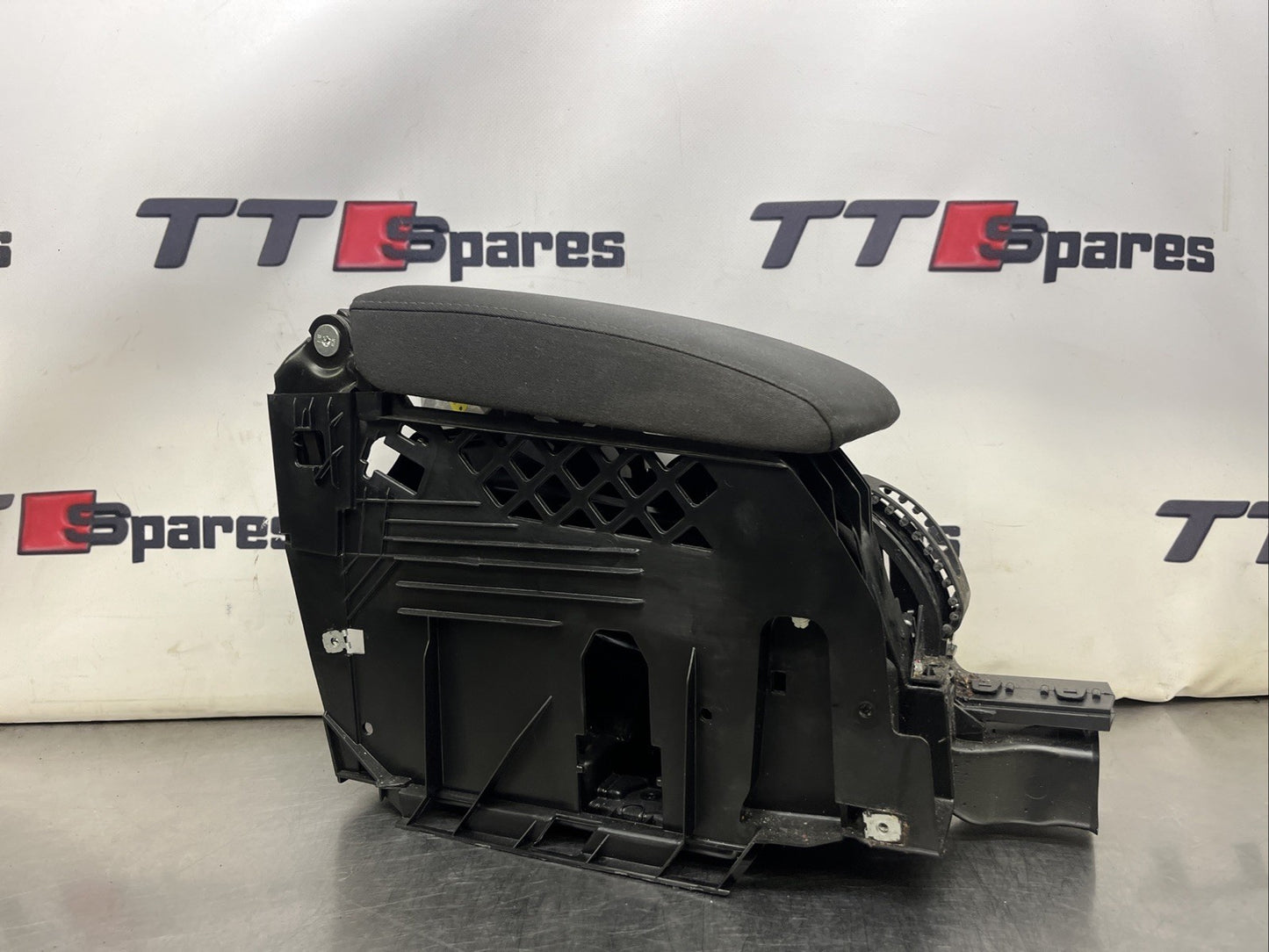1K5864251C 08-2013 MK6 VOLKSWAGEN GOLF CENTRE CONSOLE ARMREST V