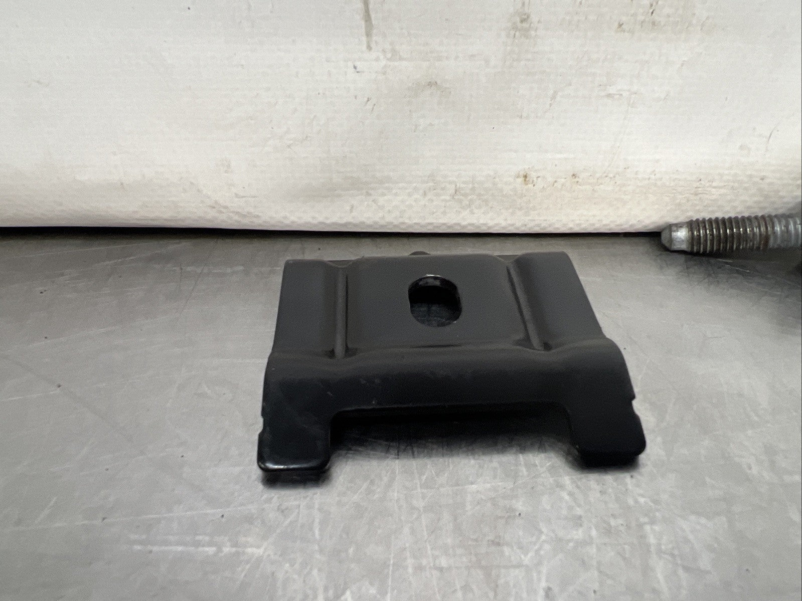 Audi TT 8N Mk1 Battery Hold Down Clamp and Bolt 1J0803219