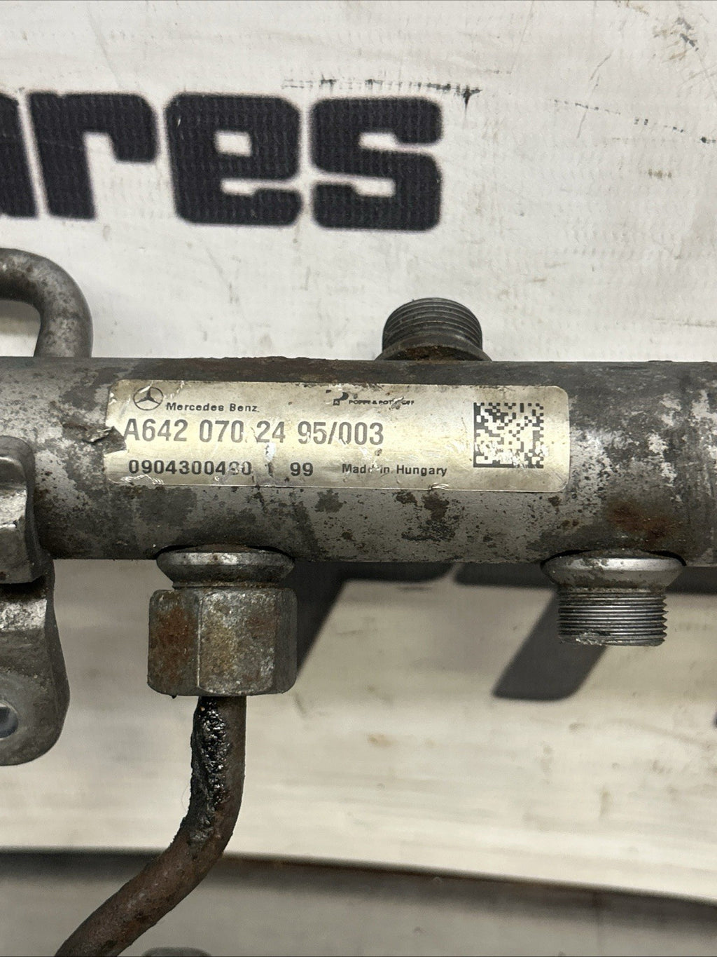 2012 MERCEDES BENZ E CLASS W212 3.0 DIESEL FUEL INJECTOR RAIL OEM A6420702495