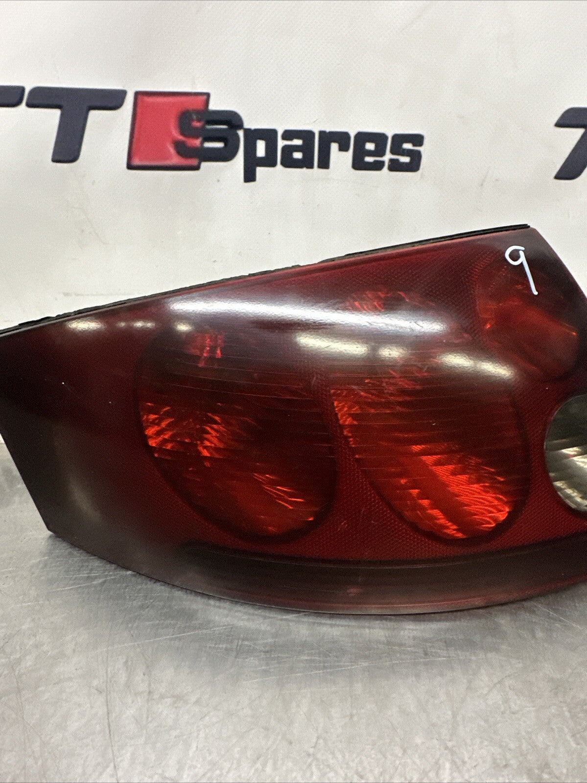 AUDI TT QUATTRO MK1 8N 3 DOOR COUPE LEFT REAR PASSENGER SIDE NEARSIDE TAIL LIGHT