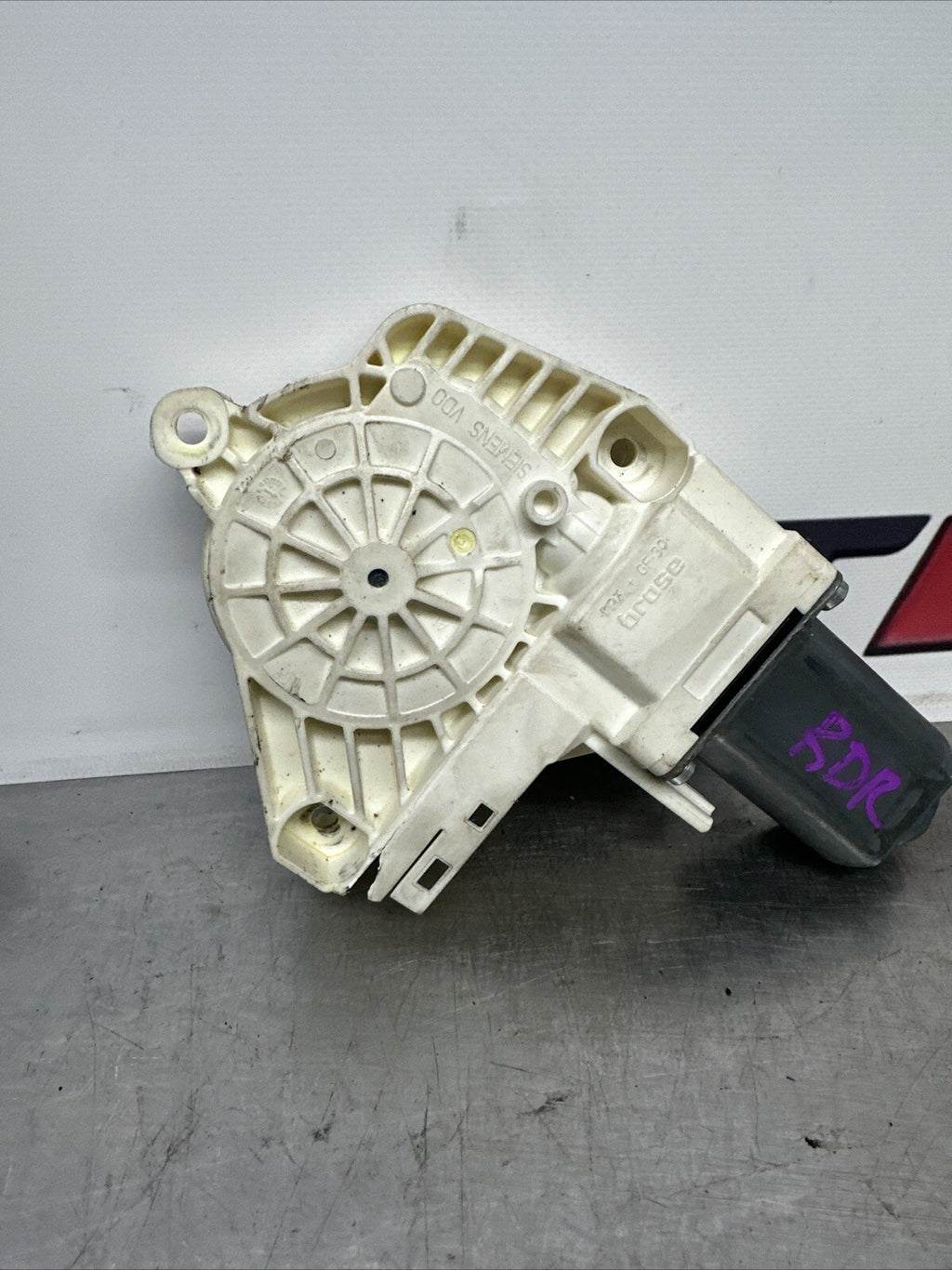 RANGE ROVER SPORT TDV6 L320 DRIVER SIDE REAR WINDOW MOTOR 0536010001 0536010001