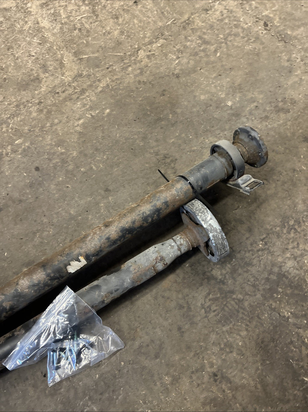 AUDI TT Mk1 8N 1.8T *1999-2006* GENUINE 6-SPEED COMPLETE PROPSHAFT